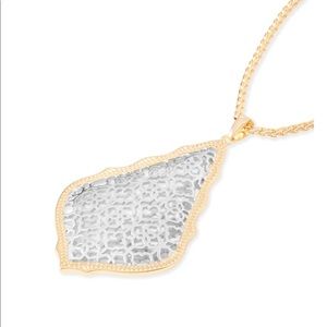 Kendra Scott necklace